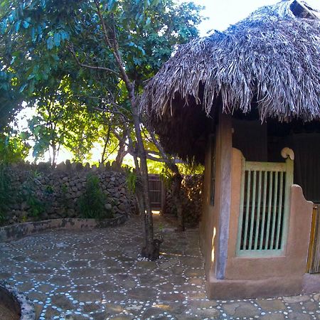 Utopia Rote Lodge Нембрала Екстериор снимка