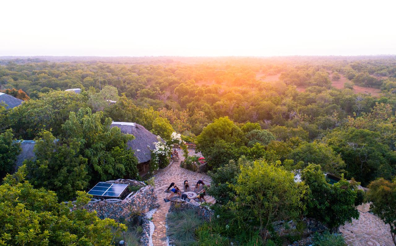 Utopia Rote Lodge Нембрала Екстериор снимка
