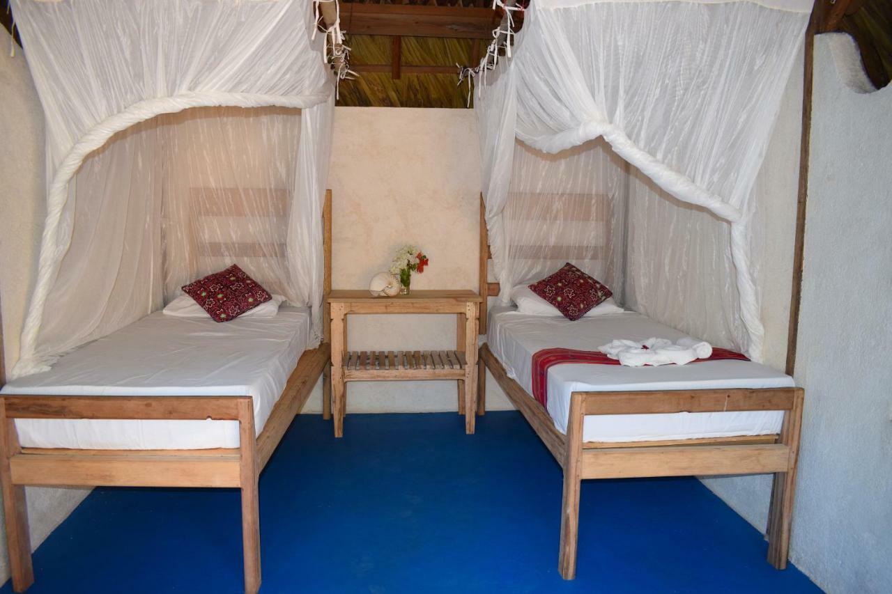 Utopia Rote Lodge Нембрала Екстериор снимка