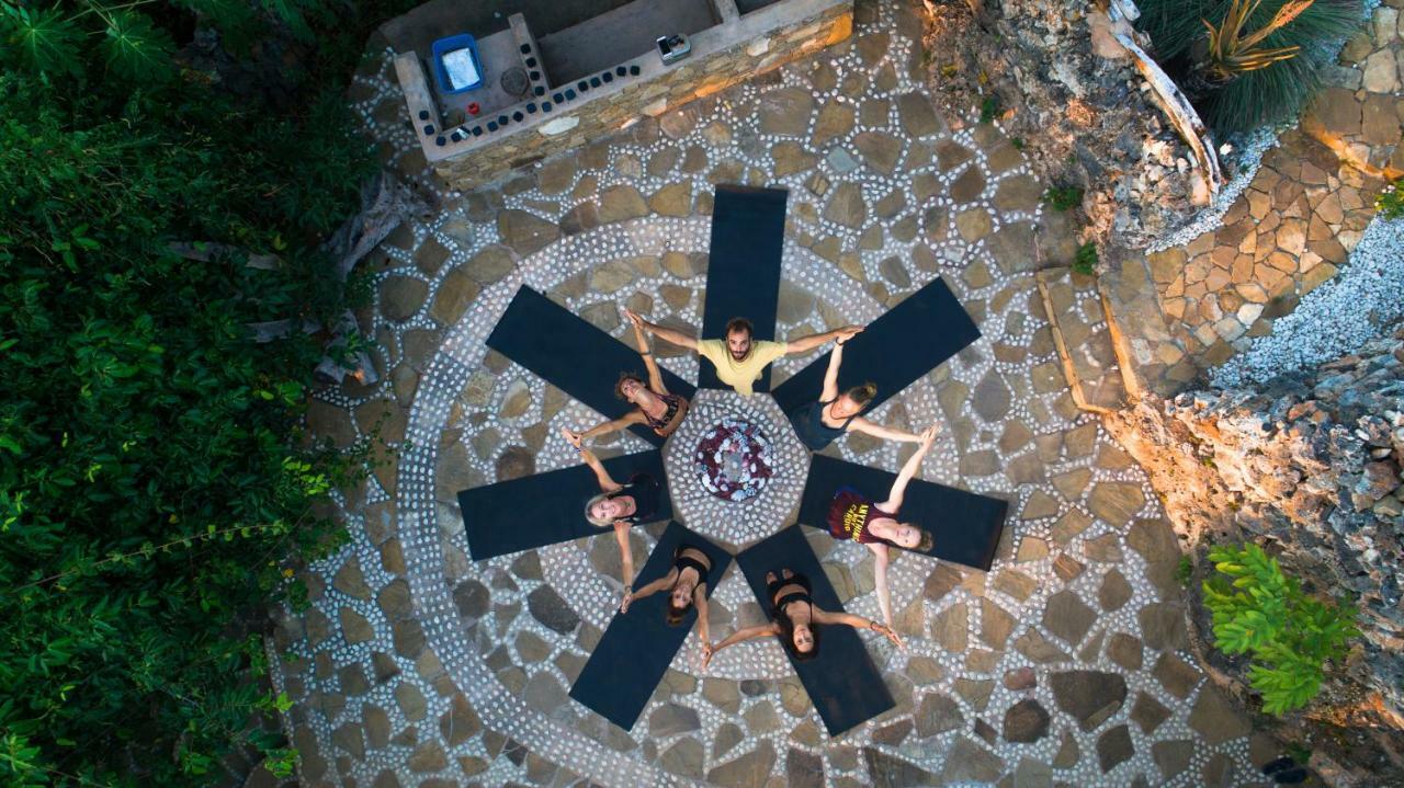 Utopia Rote Lodge Нембрала Екстериор снимка