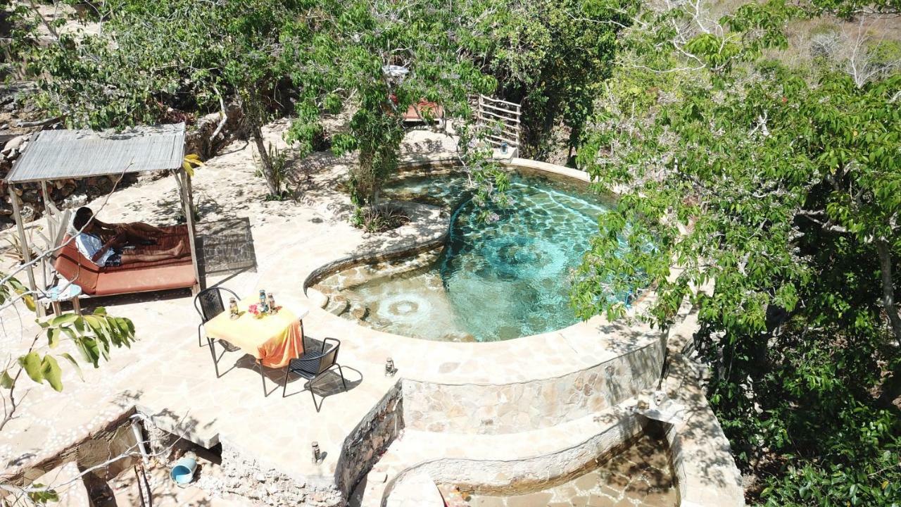 Utopia Rote Lodge Нембрала Екстериор снимка